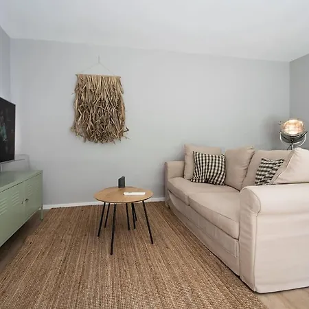 My-happy-place - Netflix - Stellplatz - Terrasse - Garten Apartmán Wuppertal