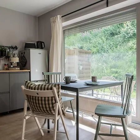 My-happy-place - Netflix - Stellplatz - Terrasse - Garten Apartment Wuppertal