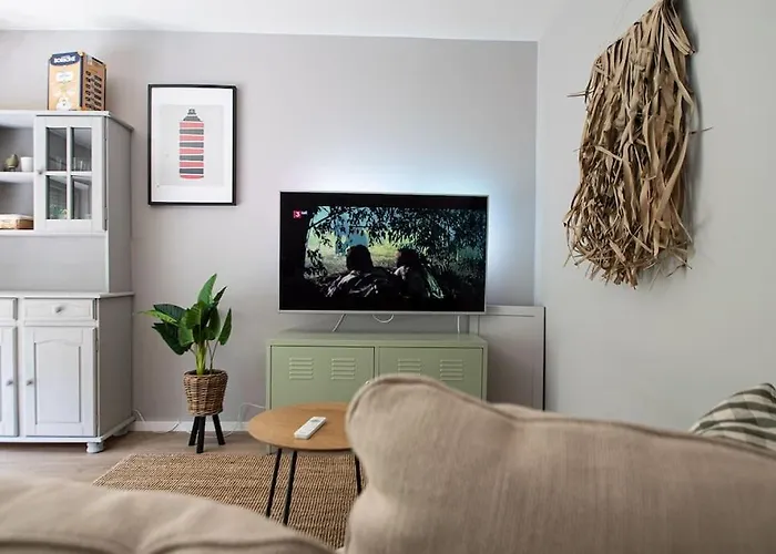 My-happy-place - Netflix - Stellplatz - Terrasse - Garten Appartement Wuppertal