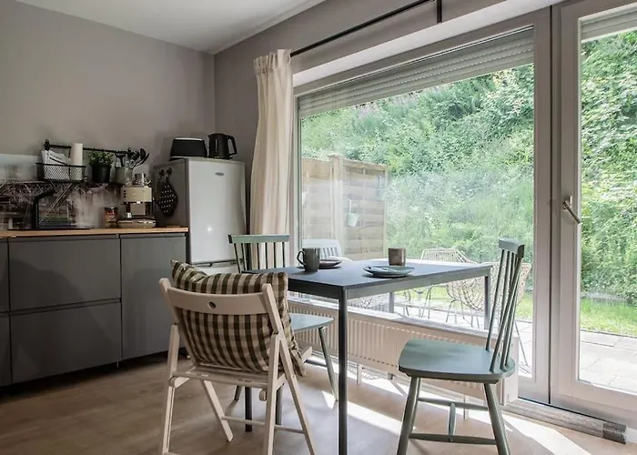 My-happy-place - Netflix - Stellplatz - Terrasse - Garten Appartement Wuppertal